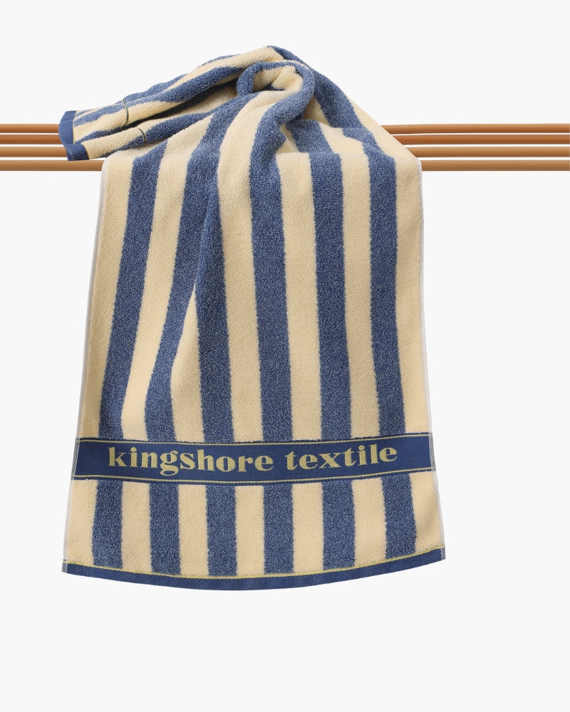 Serviette à main à rayures côtières